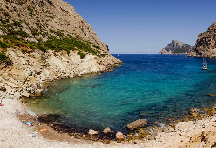 boat-route-through-paradisiacal-beaches-mallorca-nautinort_2